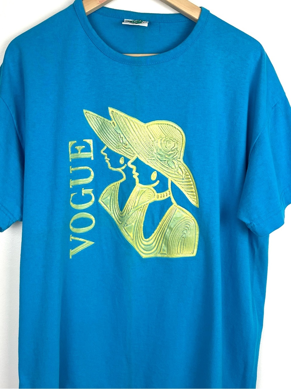 Vintage 80’s 90’s Vogue Graphic Tee - Picture 2 of 11